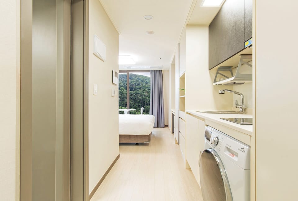 Standard Double Room | Soundproofing, bed sheets