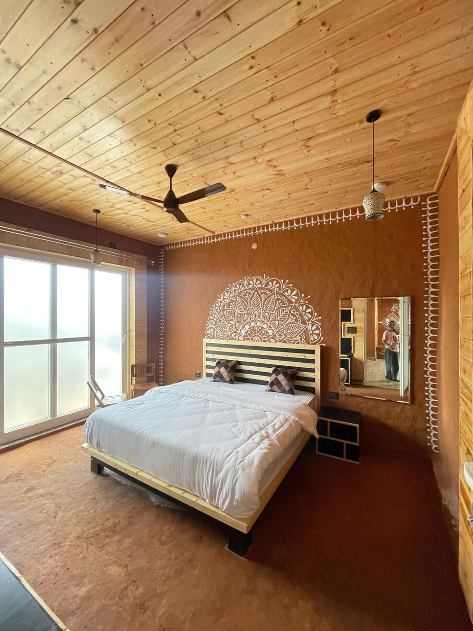 Executive Suite | Individually furnished, bed sheets