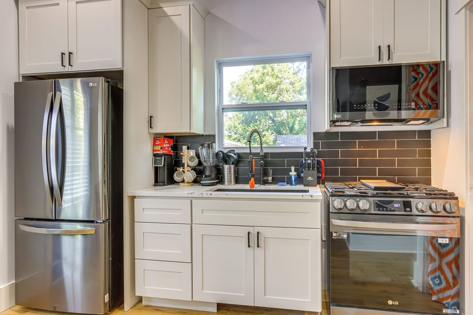 Kitchen | Cooking Basics | Pod Coffee Maker | Air Fryer | Blender | Microwave