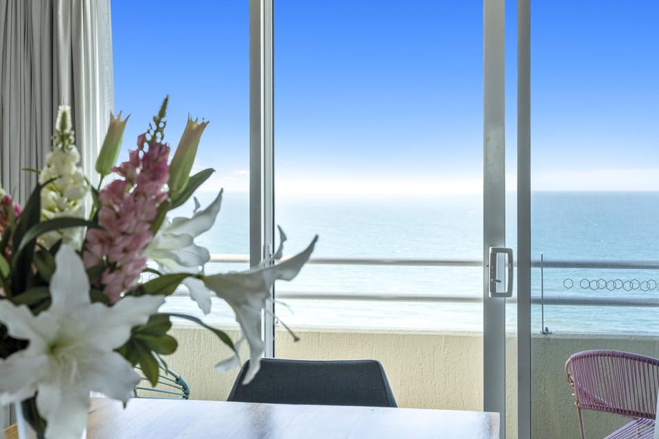 Dining area overlooking the ocean