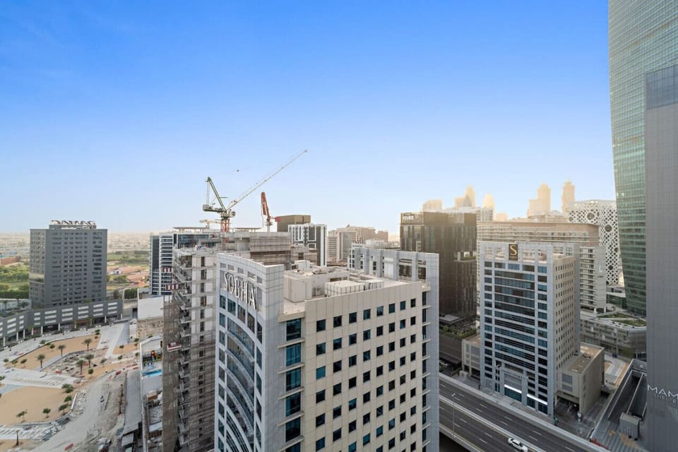 Breathtaking Skyline View: Marvel at Dubai’s futuristic skyline from your private balcony!
