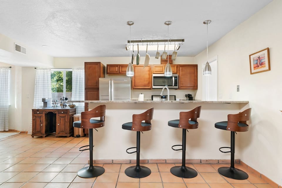 Barstools to sit at kitchen bar