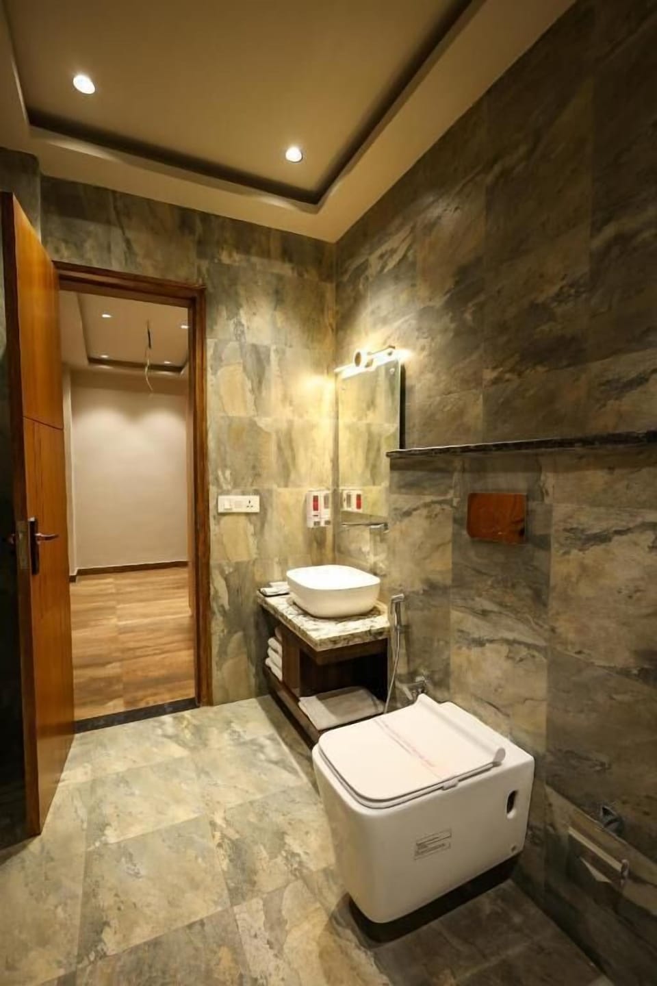 Suite | Bathroom