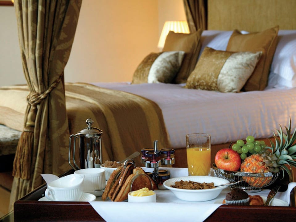 Egyptian cotton sheets, premium bedding, in-room safe, desk