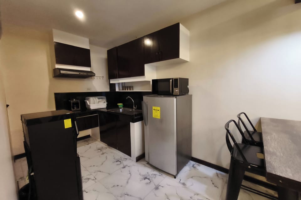 Room | Private kitchen | Cookware/dishes/utensils