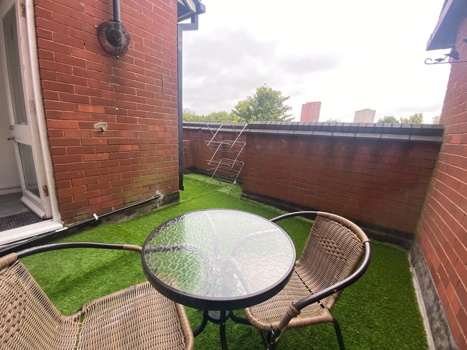 Apartment | Outdoor dining