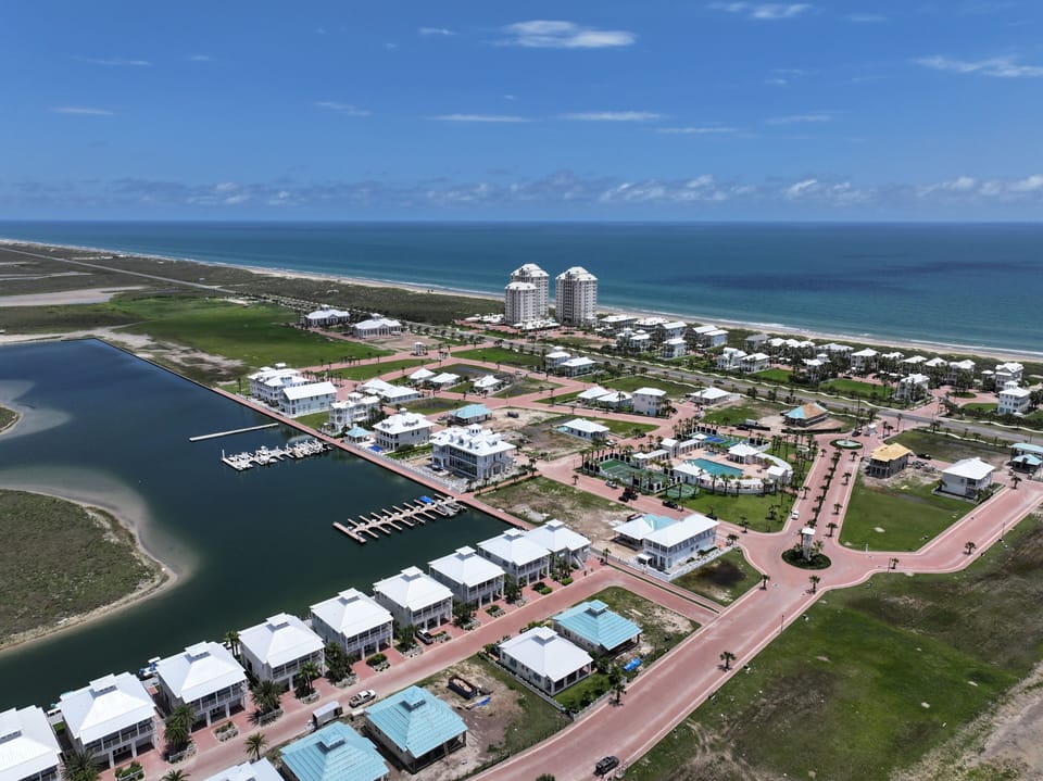 House, 3 Bedrooms | Aerial view