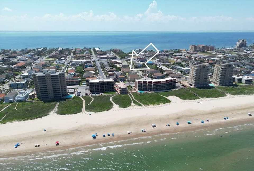 Island Time #4 2 Bedroom Condo by RedAwning Apartment in South Padre Island