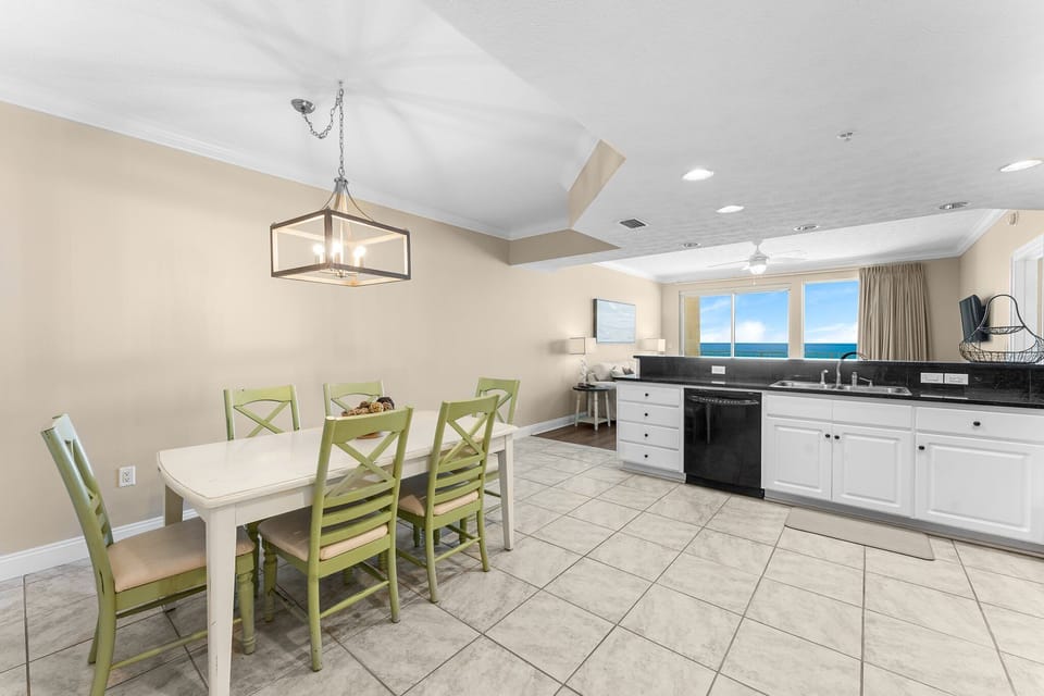 7-web-or-mls-5004-thomas-dr-607