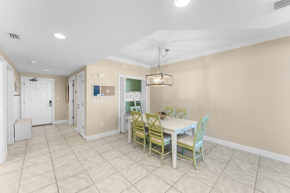 10-web-or-mls-5004-thomas-dr-607