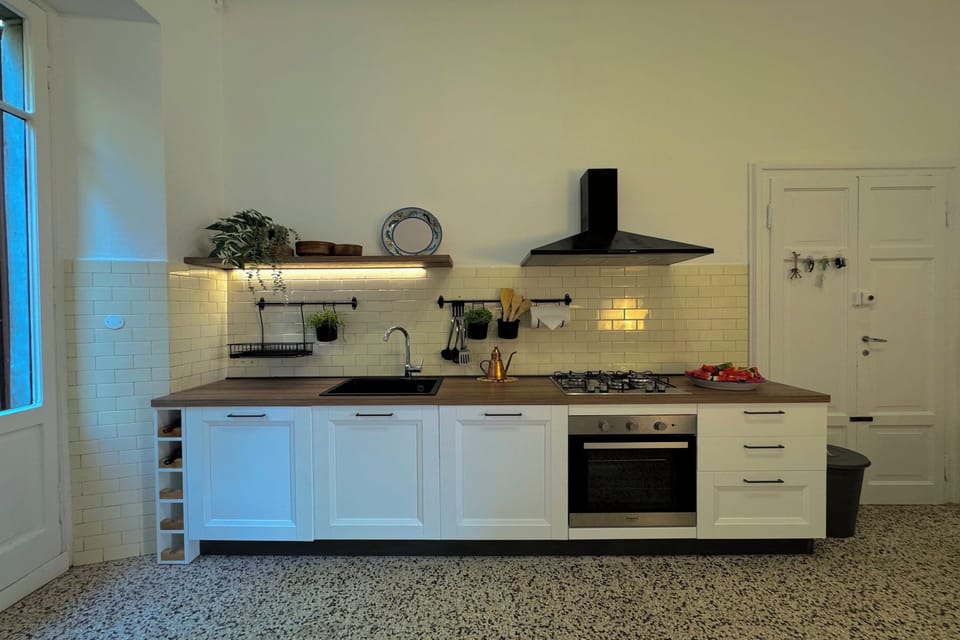Family Apartment, Multiple Bedrooms, Beachside (Giardino Floreale di Menaggio) | Private kitchen | Fridge, microwave, oven, stovetop