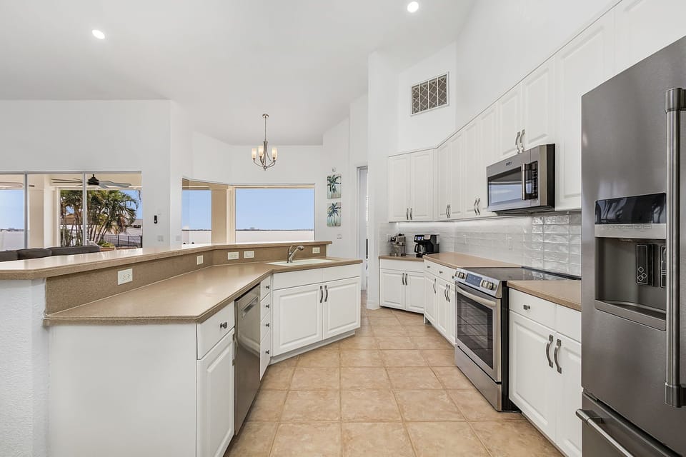 Spacious chef's kitchen