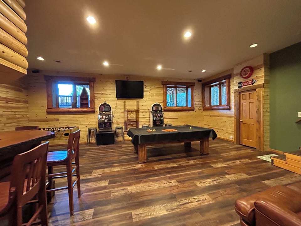 Game area in Lodge basement