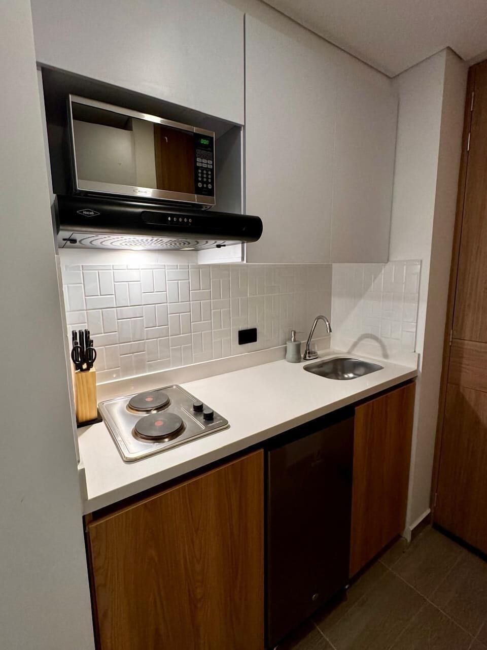 Standard Apartment, City View | Private kitchen