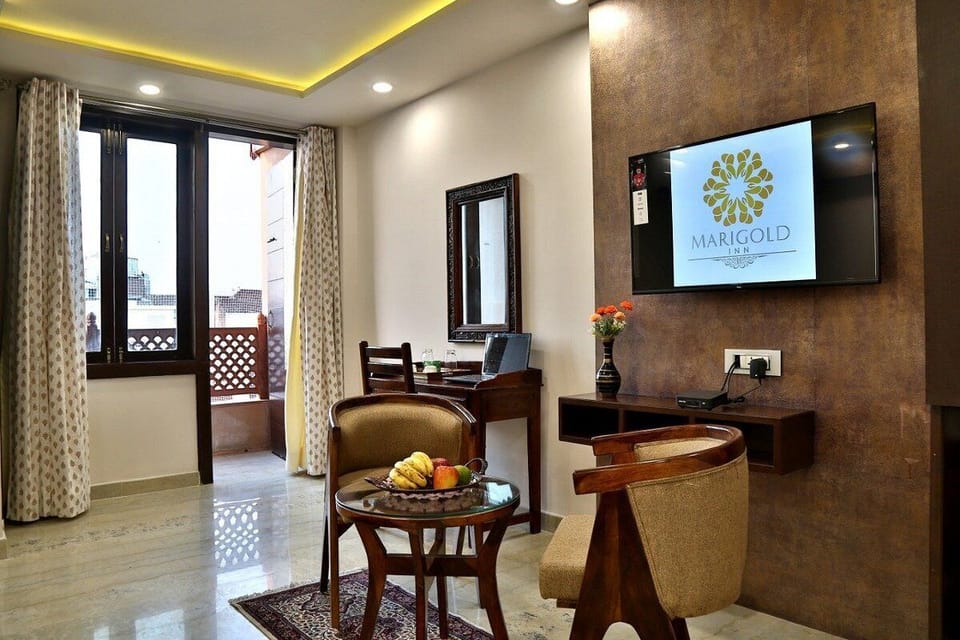 Superior Double Room, Balcony | In-room safe, desk, blackout drapes, soundproofing