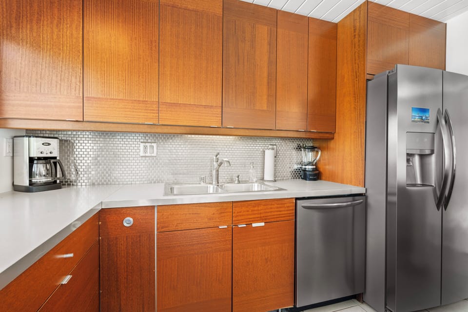 House, Multiple Beds, Pool Access, Pool View (Alexander Escape) | Private kitchen | Fridge, microwave, oven, stovetop