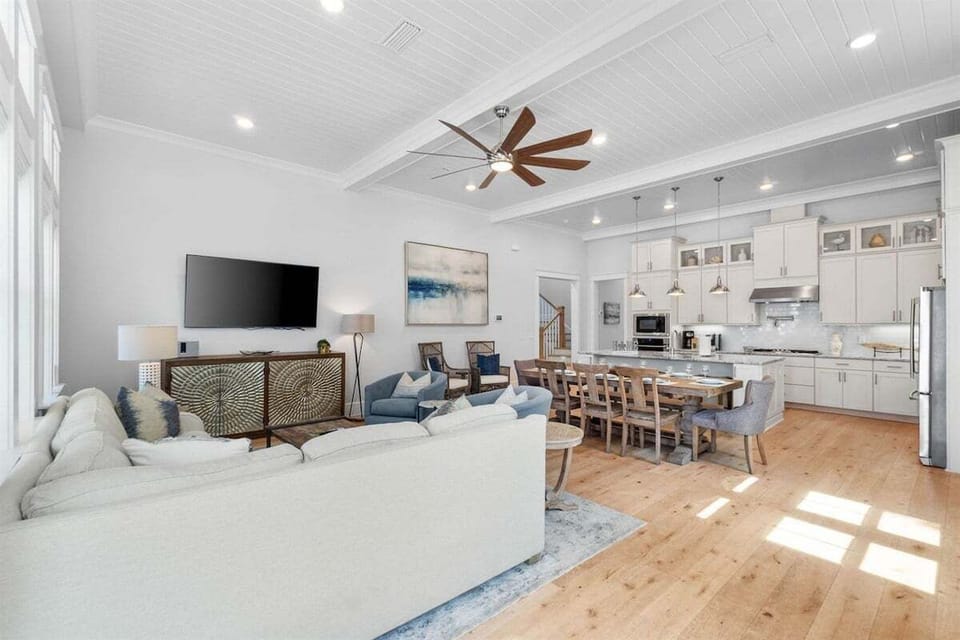 Open floor plan - open hearts