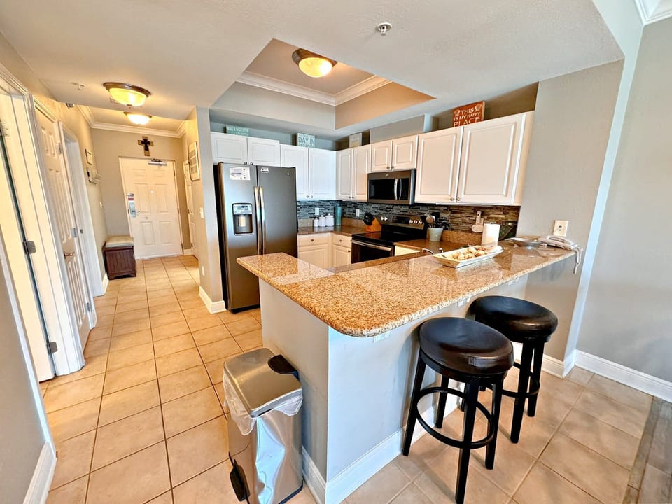 Condo, Multiple Beds, Hot Tub (Crystal Tower 702) | Private kitchen