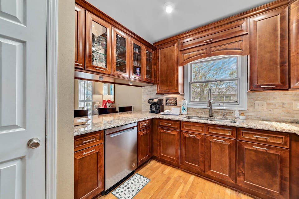 House, Multiple Beds, Pool Access, Pool View (Club Paradise) | Private kitchen