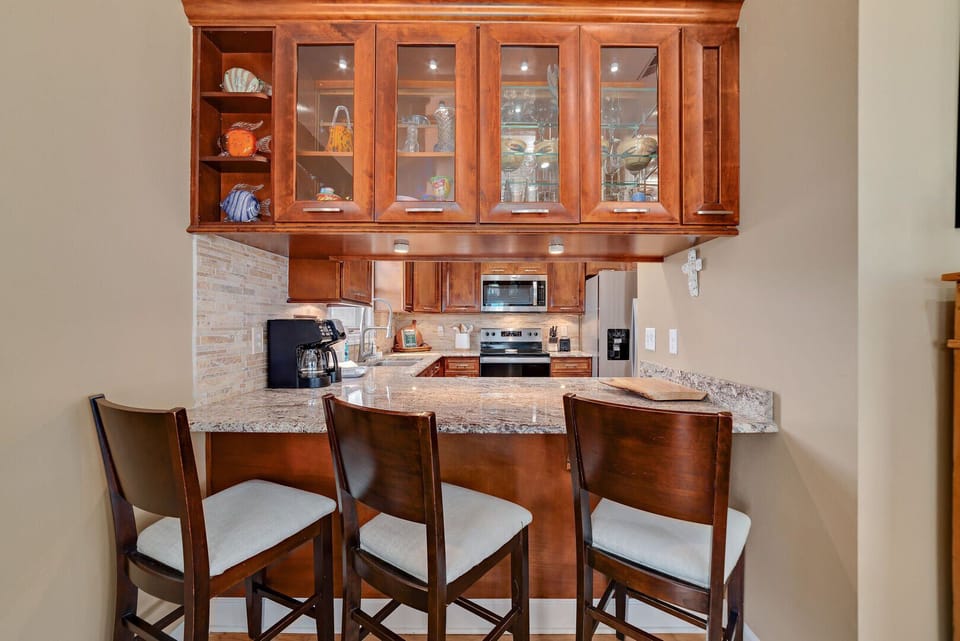 House, Multiple Beds, Pool Access, Pool View (Club Paradise) | Private kitchen