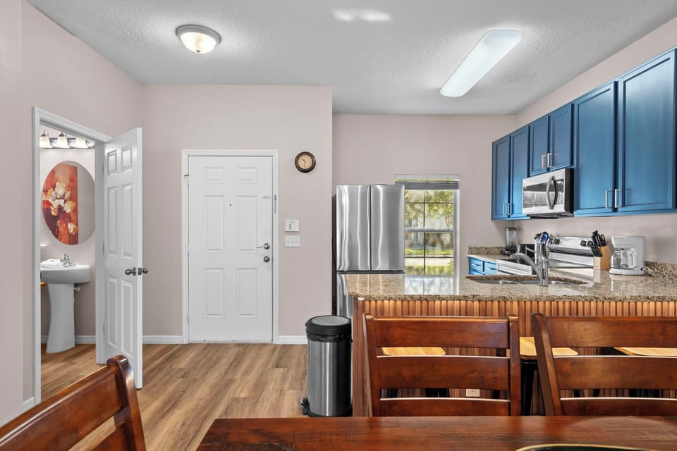 1030LasFuentesDrive(7)