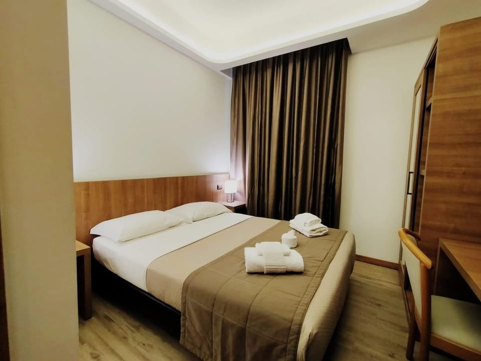 Comfort Double or Twin Room | Desk, laptop workspace, iron/ironing board, free WiFi