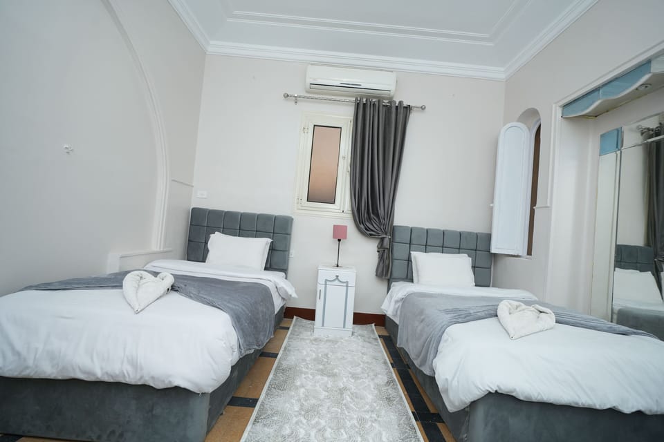 Luxury Twin Room, Private Bathroom | Egyptian cotton sheets, premium bedding, free WiFi, bed sheets