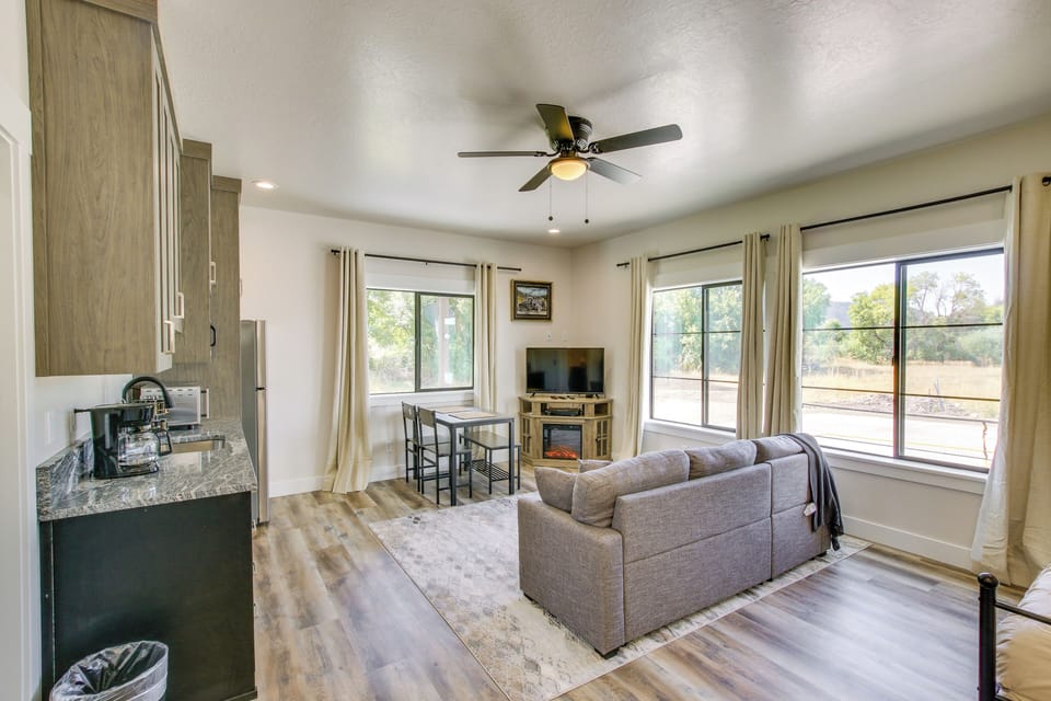 Living Room | Smart TV | Twin Daybed w/ Twin Trundle | Full Sleeper Sofa