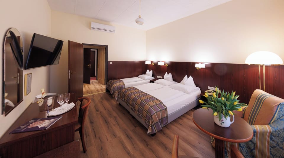 Triple Room, Multiple Beds | In-room safe, desk, iron/ironing board, free cribs/infant beds