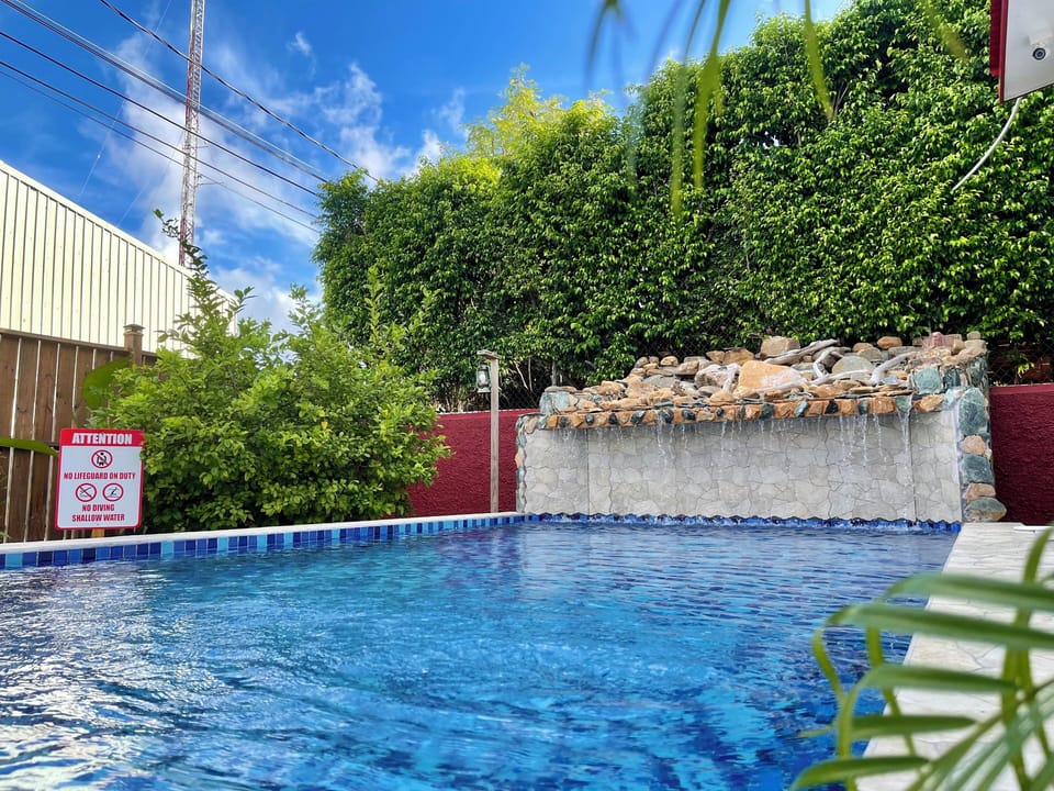 Cocktail Pool