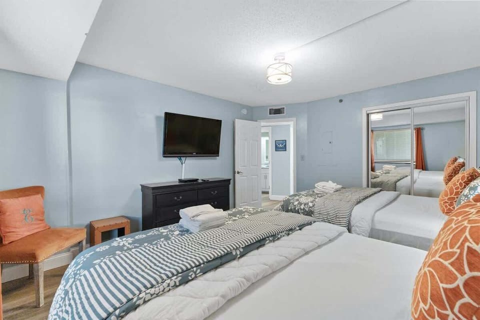 2 memory foam queen beds