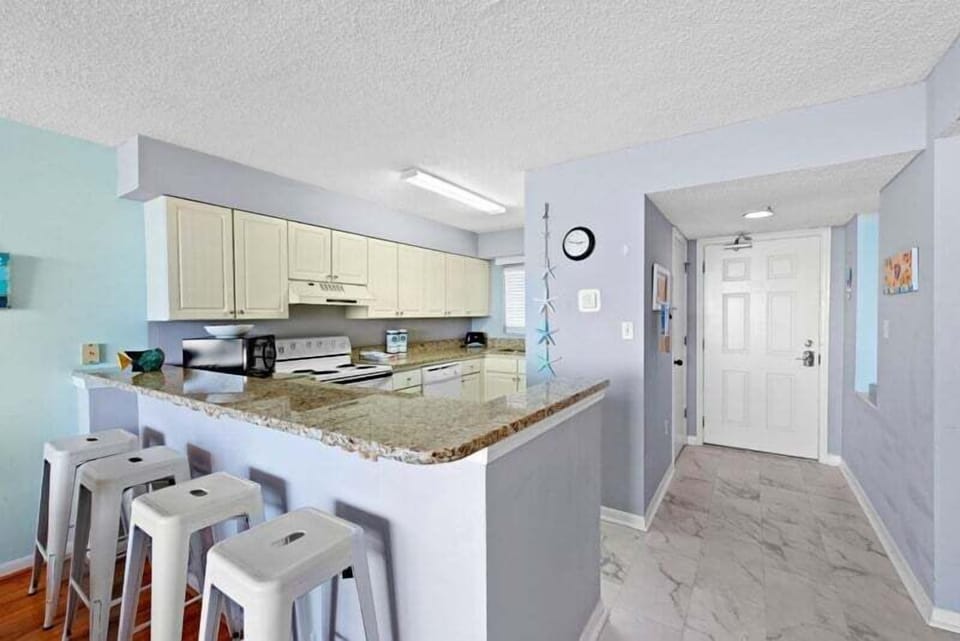 Kitchen bar seating