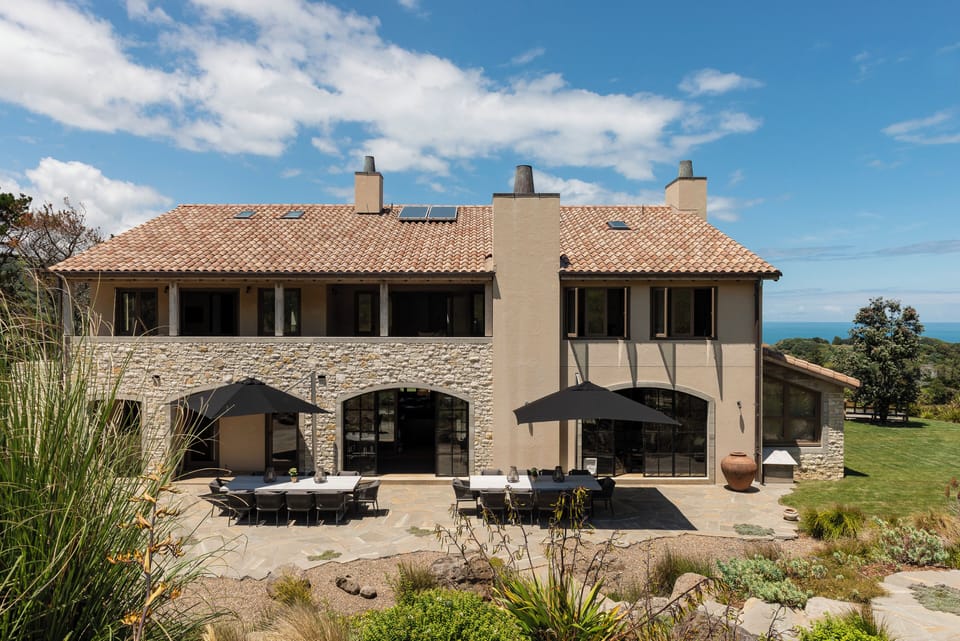 Muriwai Estate_Outdoor Dining 2