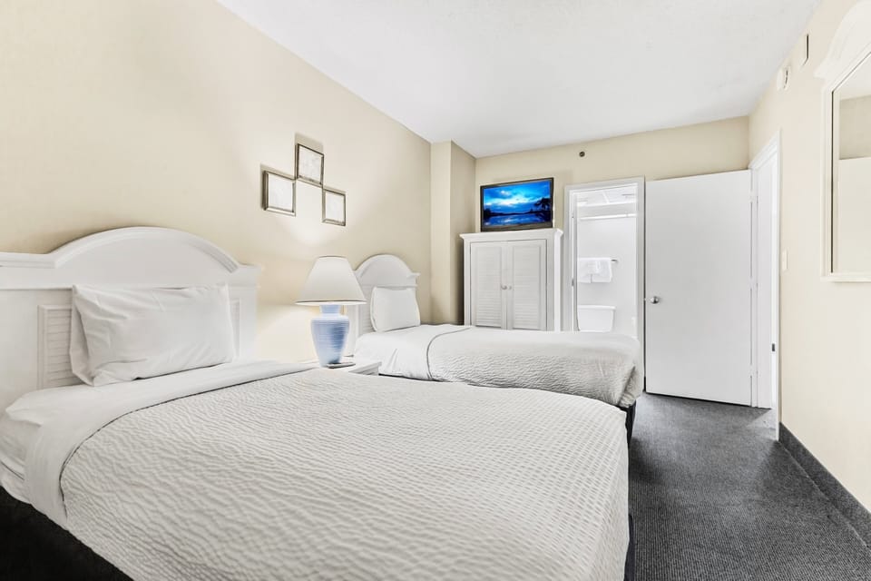 Second Bedroom - Second bedroom with two twin beds — perfect for kids, friends, or extra guests.