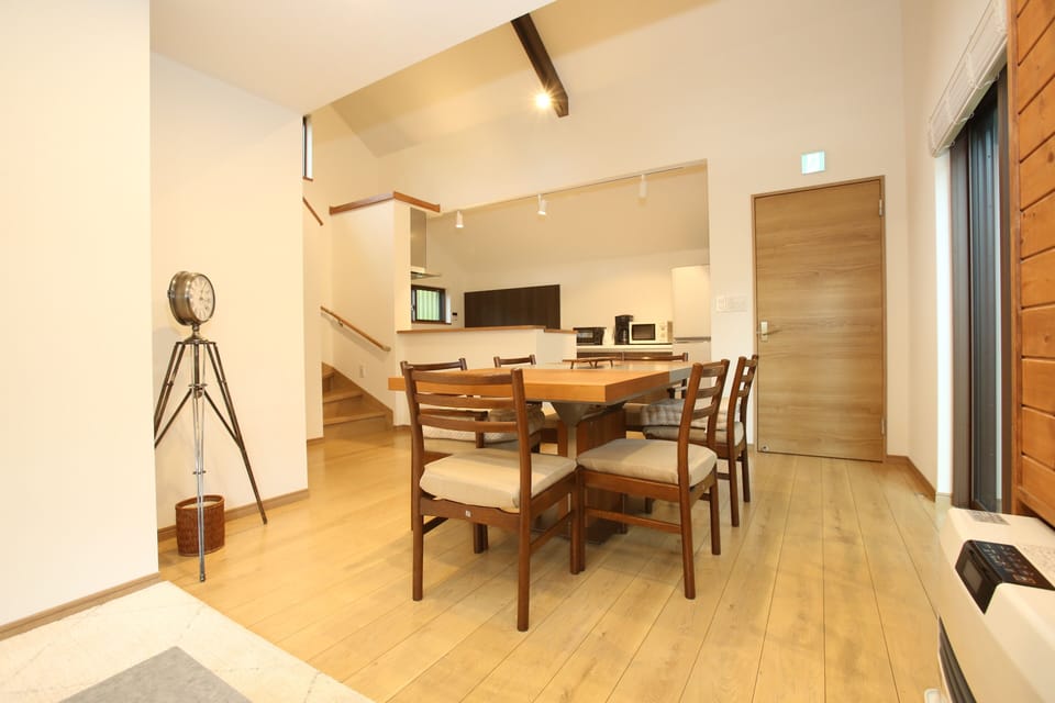 Cottage, 2 Bedrooms, Kitchen | In-room dining