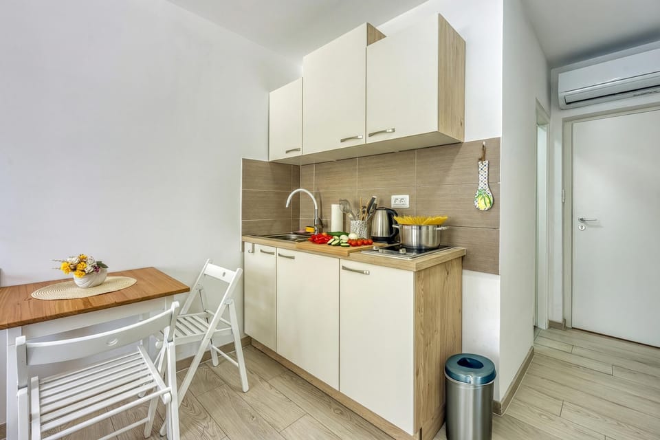Kitchen and dining area