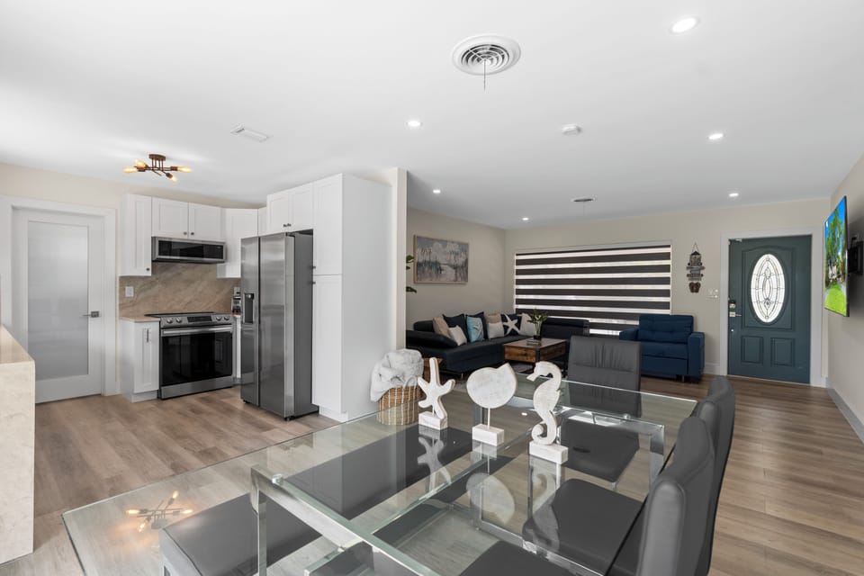 Light and Bright Dining Room