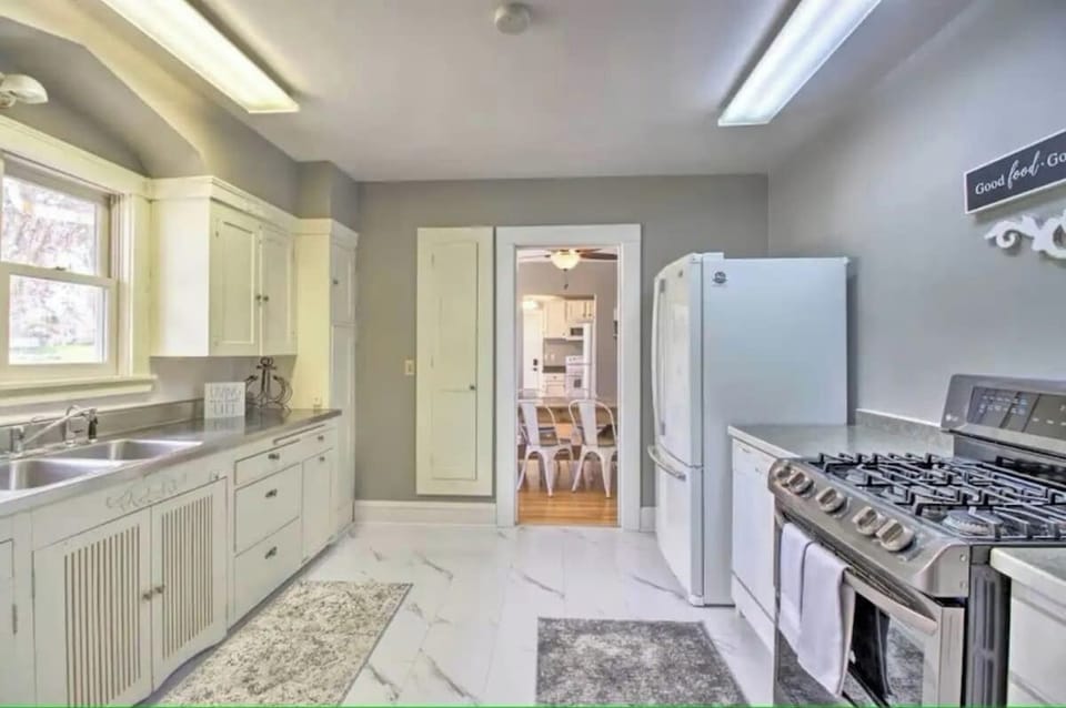 Main Kitchen #1