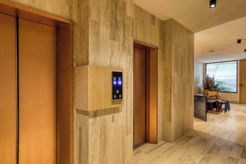 Elevator
