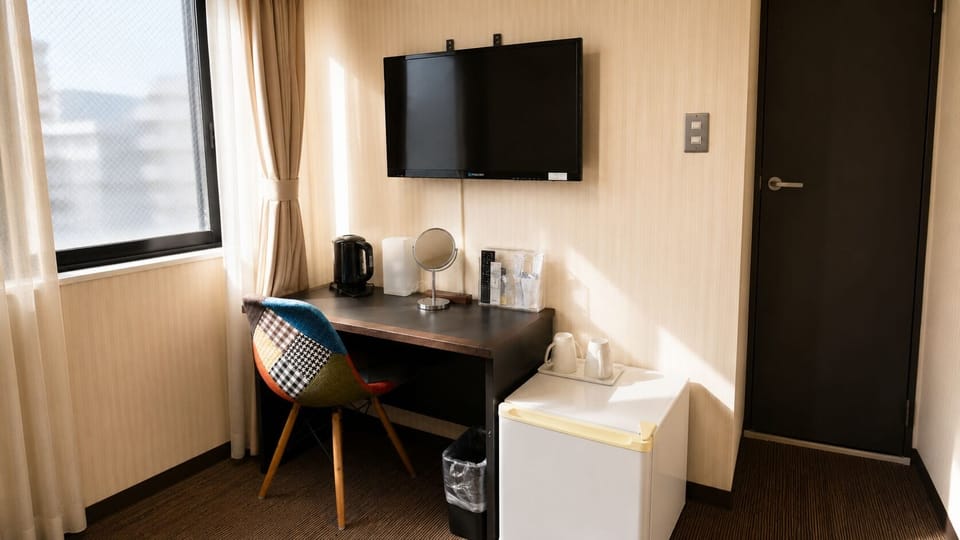 Twin Room, Non Smoking | Laptop workspace, WiFi (free)