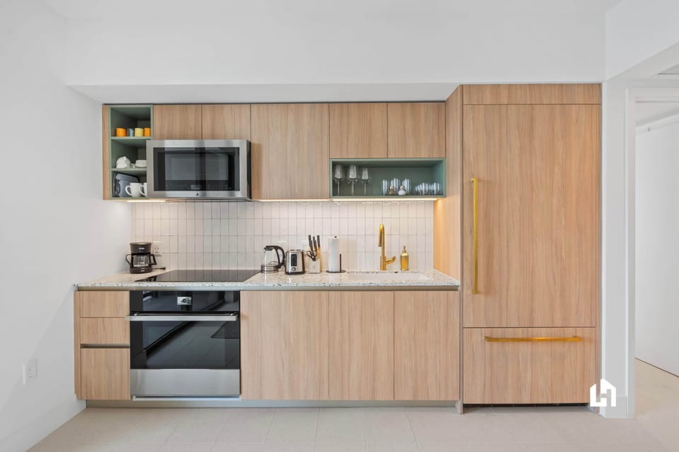 There’s a fully equipped kitchen with a dishwasher for quick clean-ups