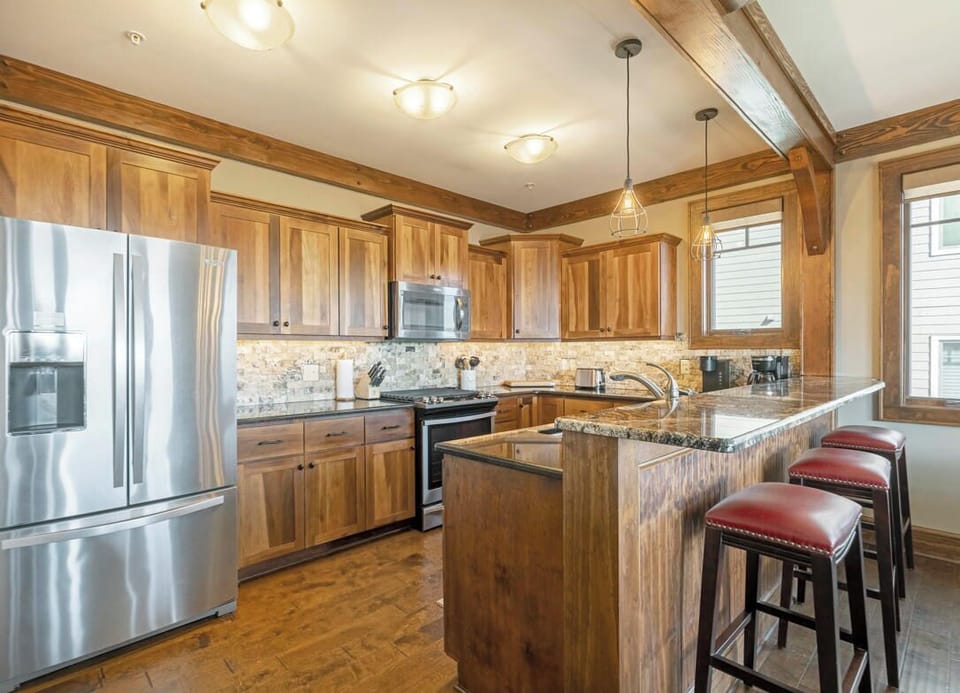 Kitchen--- Modern and Inviting