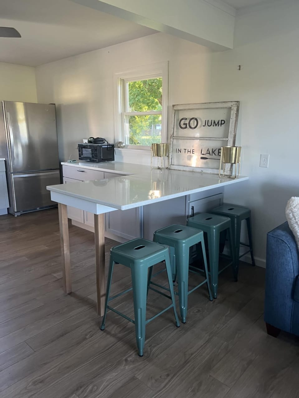Breakfast Bar in kitchen