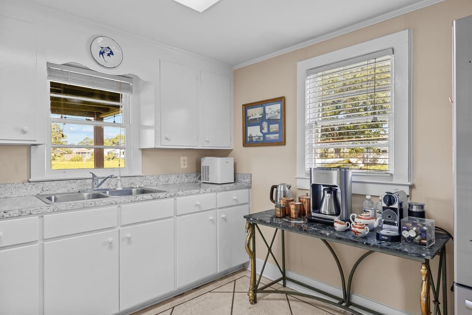 The coffee car in the kitchen