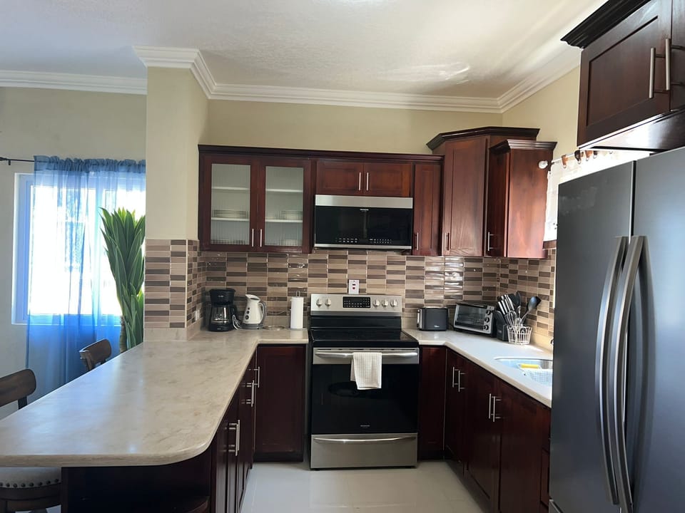 Side view kitchen