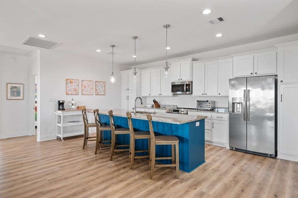 House, 4 Bedrooms | Private kitchen | Fridge, coffee/tea maker