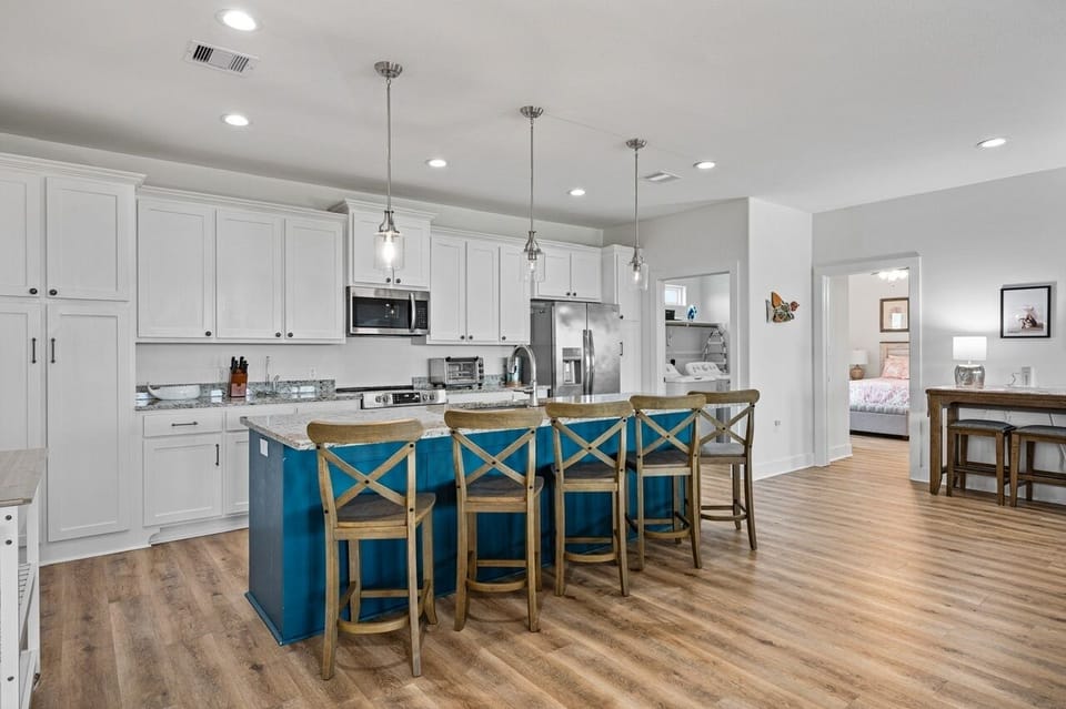 House, 4 Bedrooms | Private kitchen | Fridge, coffee/tea maker