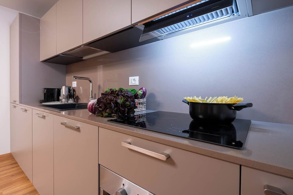 Condo, Garden View | Private kitchen | Full-size fridge, microwave, oven, stovetop