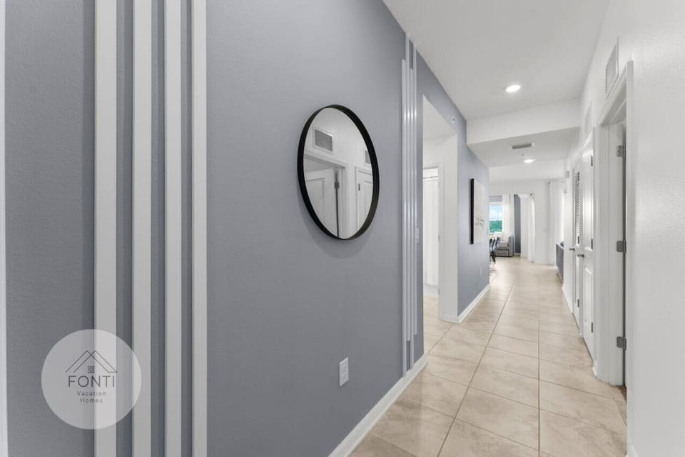 Hall #Disney #Parks #kingdom #springs #StoreyLake #resort #Apartment #Vacation #Rental #waterpark #Kissimmee #Orlando #universal #citywalk