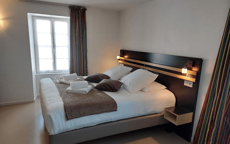 Comfort Double Room | In-room safe, blackout drapes, soundproofing, iron/ironing board